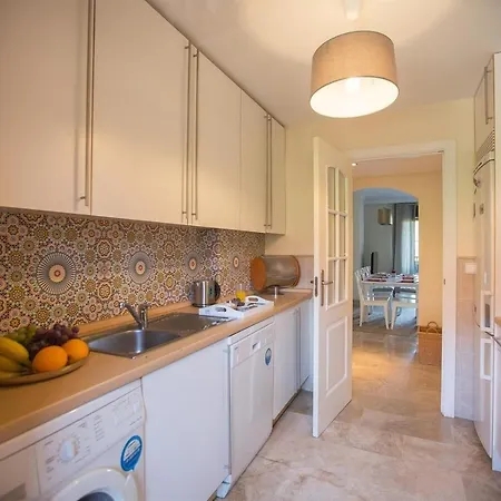 Gorgeous Townhouse With Seaview Estepona